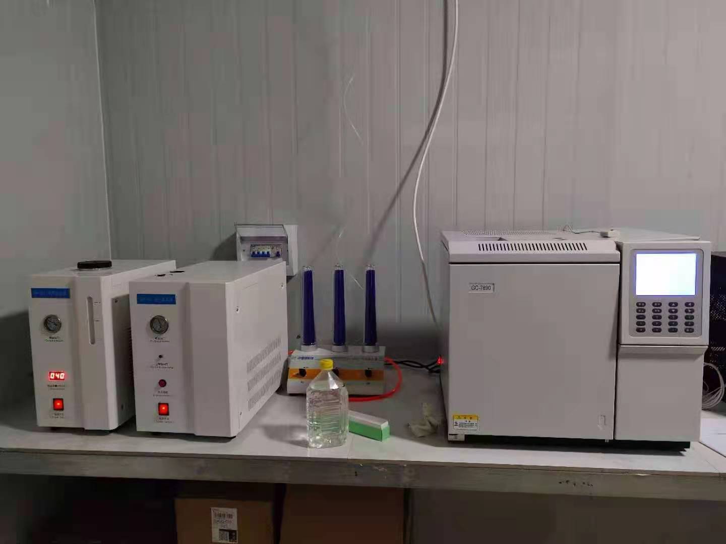 氟利昂检测专用气相色谱仪安装调试现场